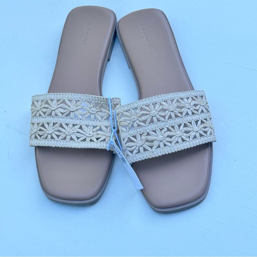 Old Navy Women's  Crafted Flower Design Totally Natural Slip On Sandals Sz 8
